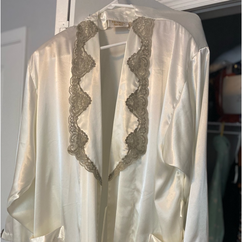 Vintage 90’s Victorias Secret Silk Robe
